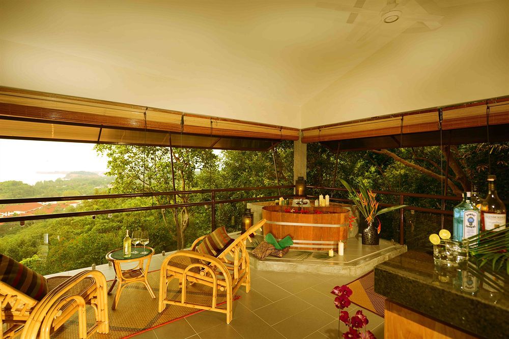 Ambong Rainforest Retreat Pantai Tengah  外观 照片